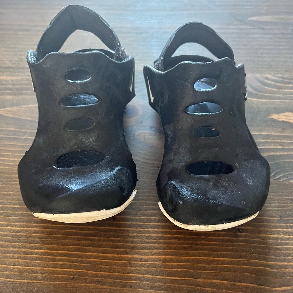 Toddler Nike sandals!